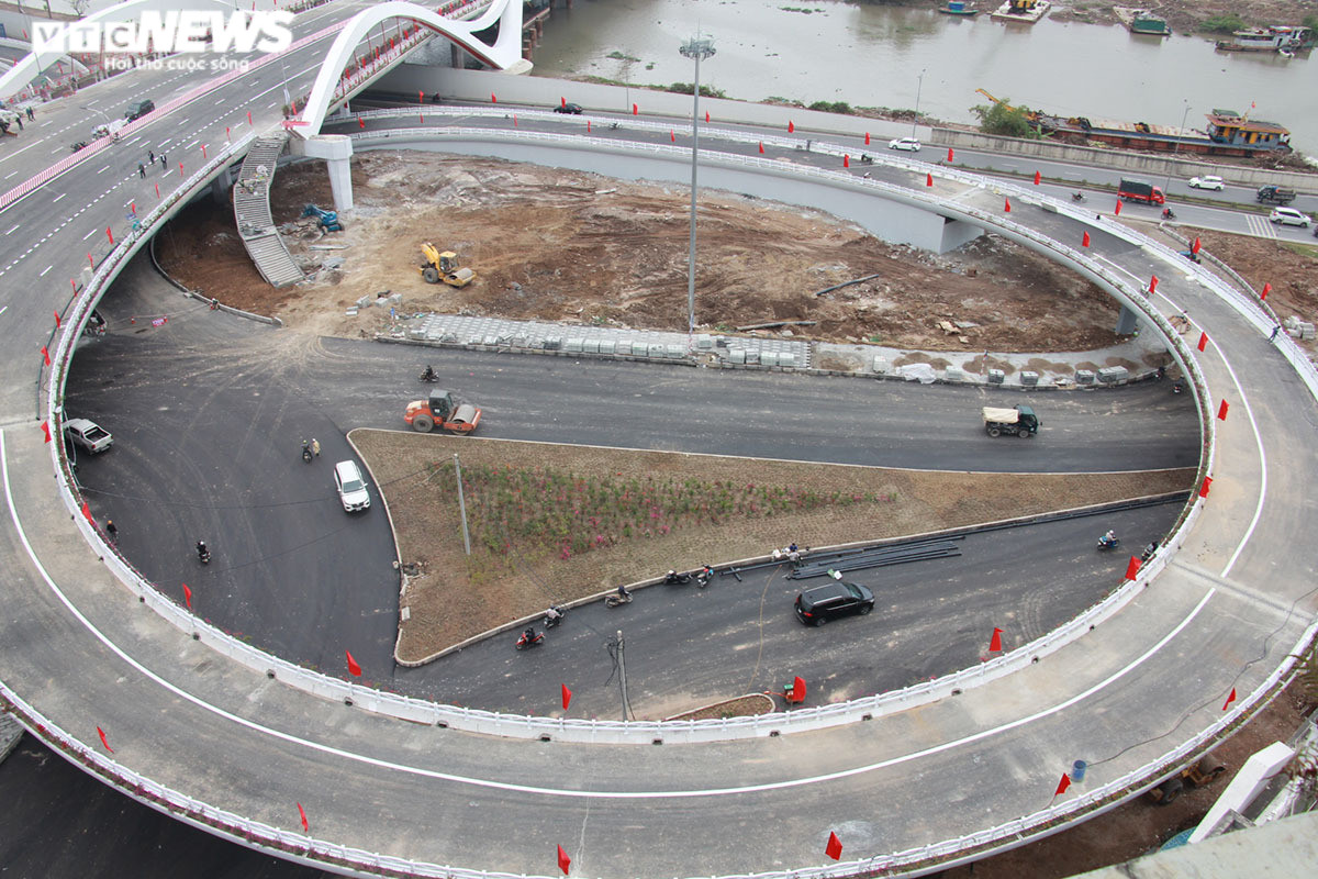 Cận cảnh cây cầu ‘cánh sóng vươn xa’ hơn 2.200 tỷ đồng vừa thông xe ở Hải Phòng  - 7