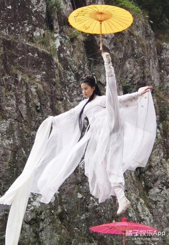 Lưu Diệc Phi luôn đau đớn vì bệnh từ thời thiếu nữ