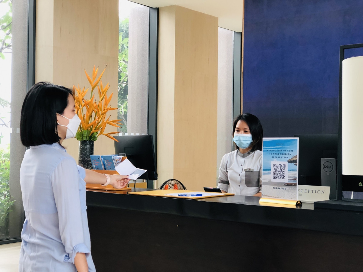 Một cơ sở lưu trú tại Khánh Hòa tập huấn quy trình đón khách quốc tế. Nguồn: Radisson Blu Resort Cam Ranh
