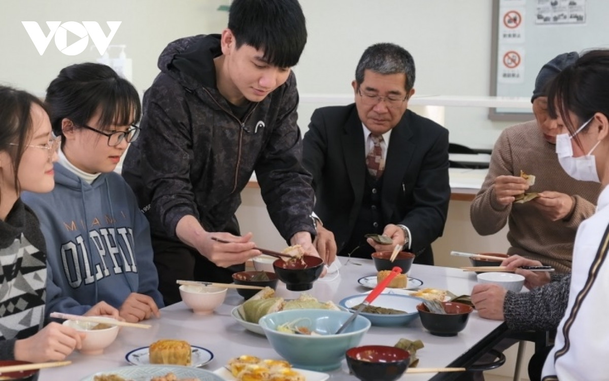 Bữa cơm tất niên của du học sinh Việt Nam tại Nhật Bản giản dị, đầm ấm - ảnh 2