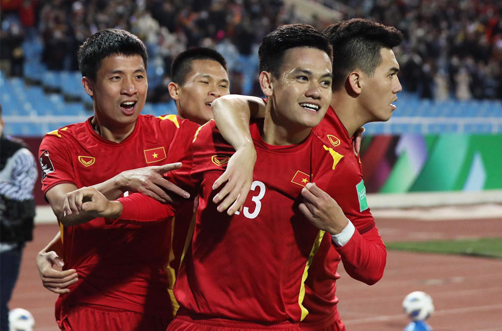 Thắng Trung Quốc, đội tuyển Việt Nam tặng quà Tết đặc biệt cho người hâm mộ  - 1