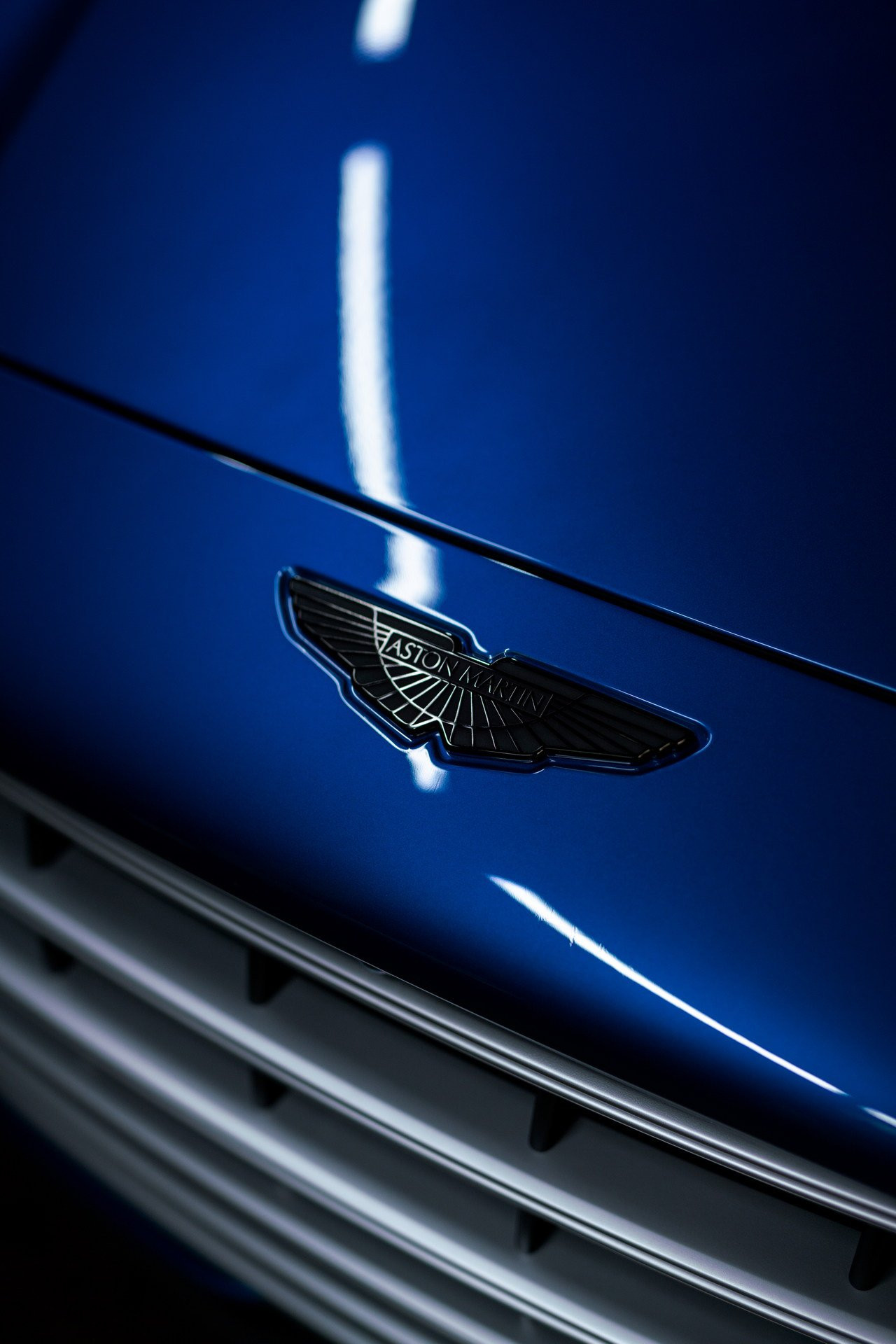 Aston Martin DBX707 - mẫu SUV mạnh và nhanh nhất thế giới - 7