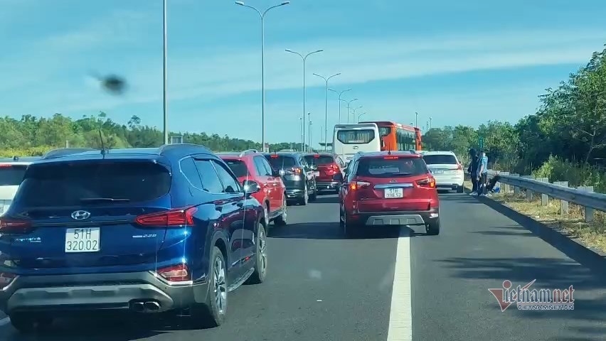 Xả trạm thu phí cao tốc TP.HCM - Long Thành - Dầu Giây - 8