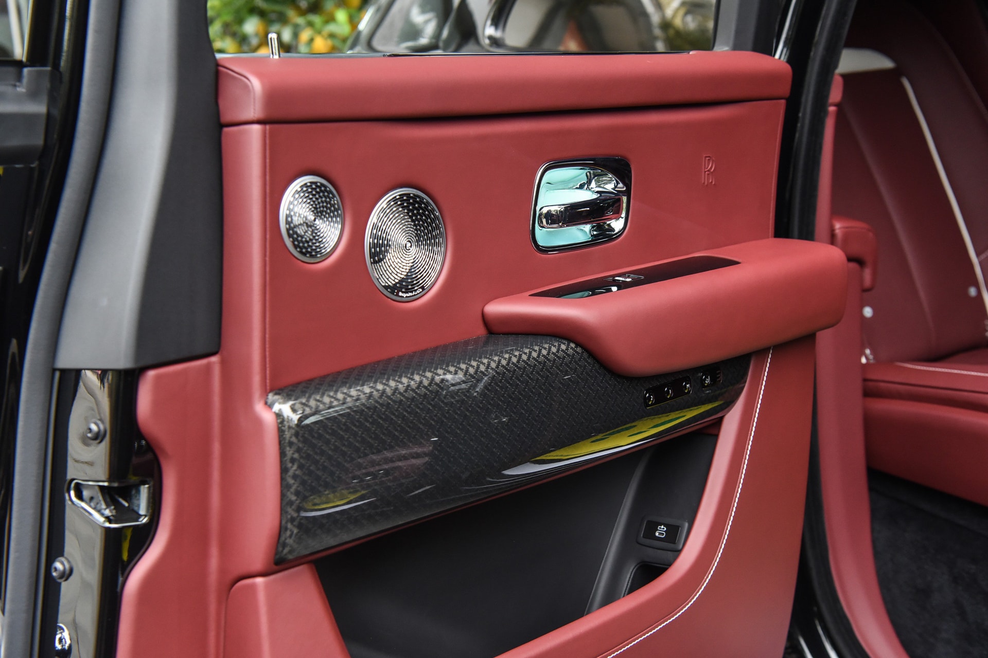 Chi tiết SUV siêu sang Rolls-Royce Cullinan Black Badge tại Việt Nam - 16
