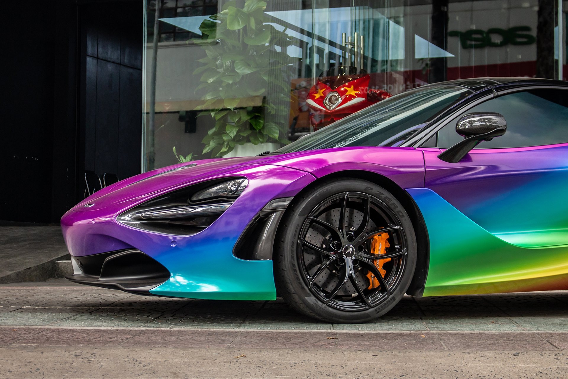 McLaren 720S Spider màu độc tại TP.HCM - 4