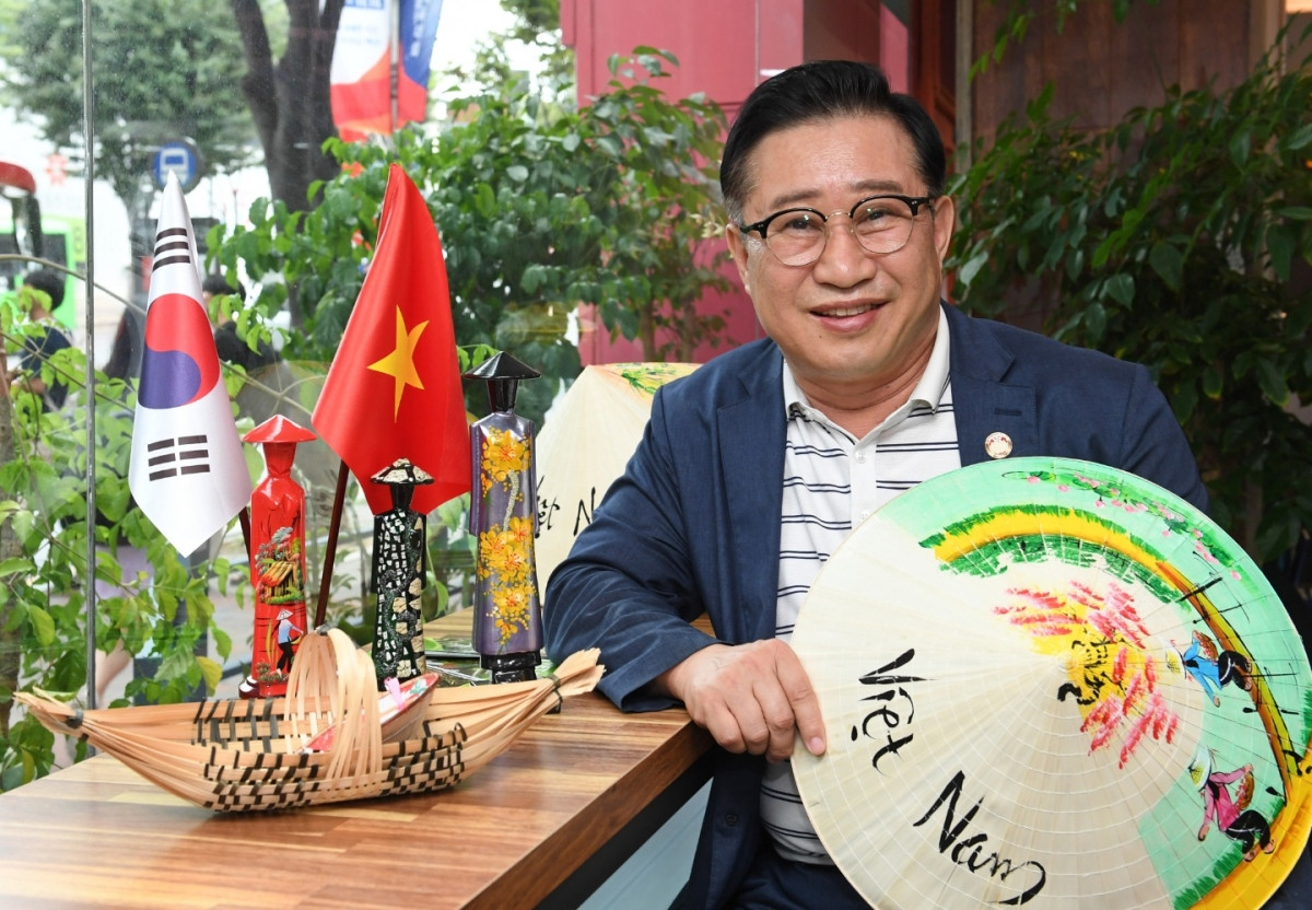 Ông Lý Xương Căn - Đại sứ Du lịch Việt Nam tại Hàn Quốc, nhiệm kỳ 2021 - 2024. Ảnh: NVCC