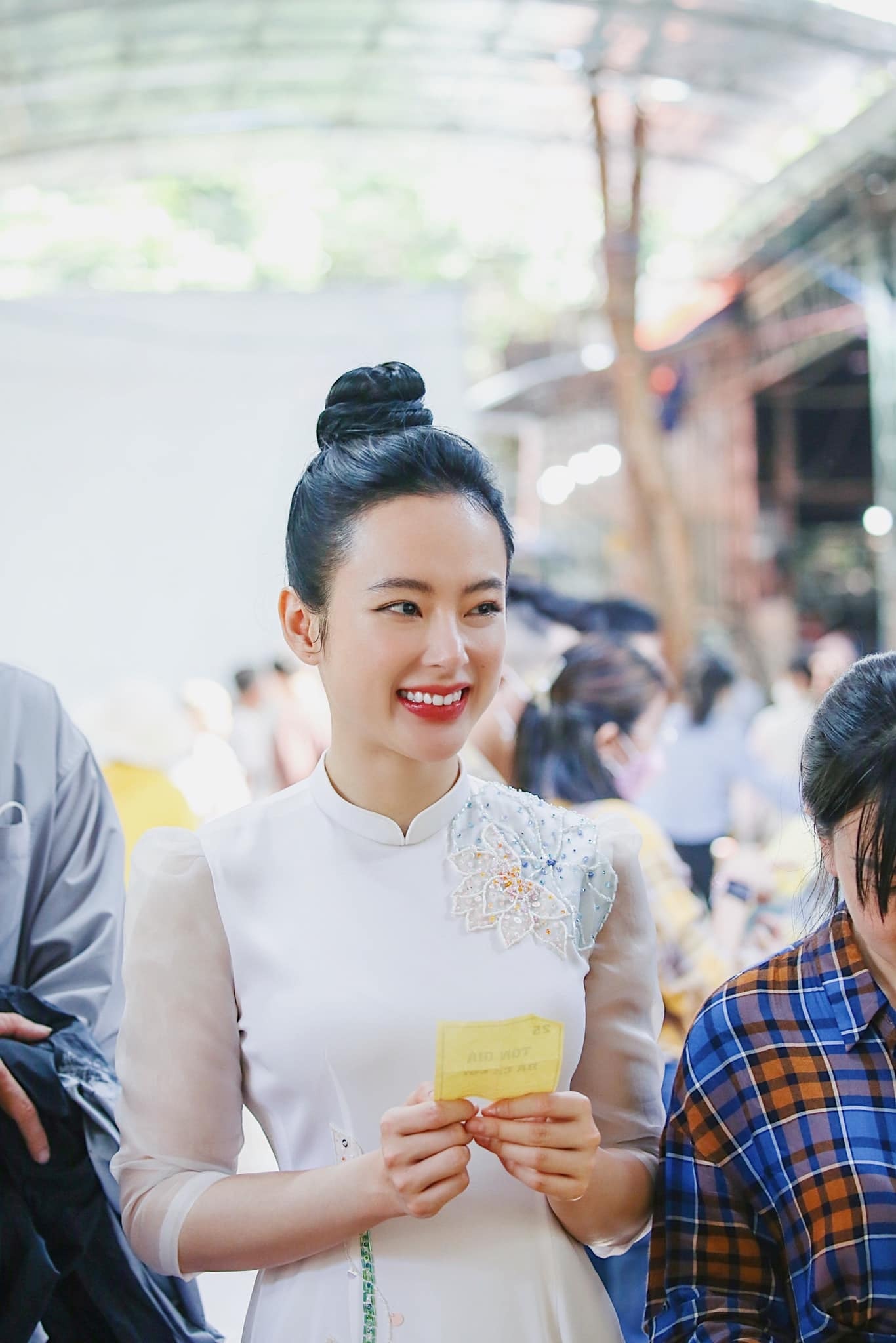 Angela Phương Trinh: Từ sao nhí thuần khiết đến 'nữ hoàng thị phi' - 6