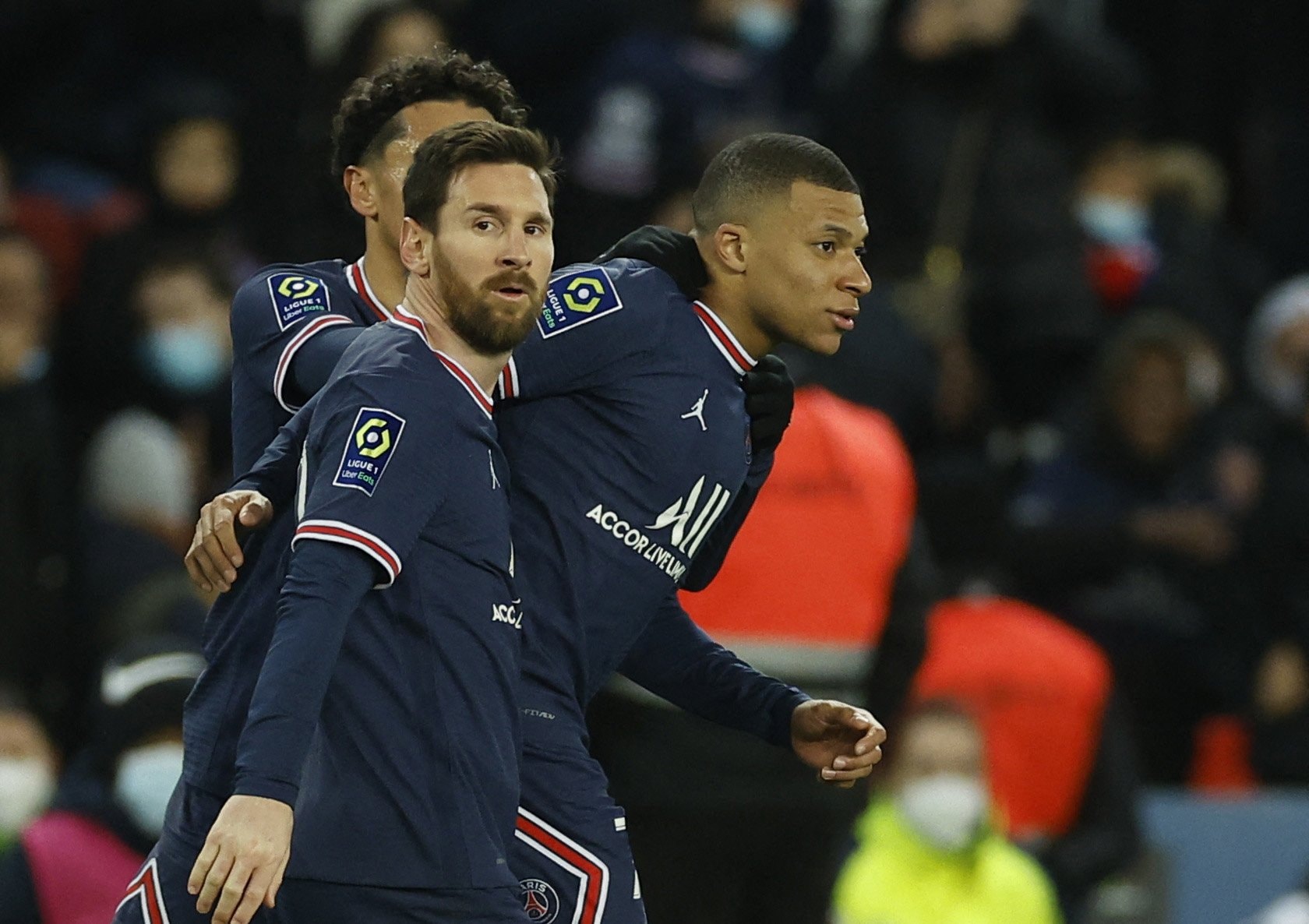 Messi, Mbappe thăng hoa trong chiến thắng của PSG - 5