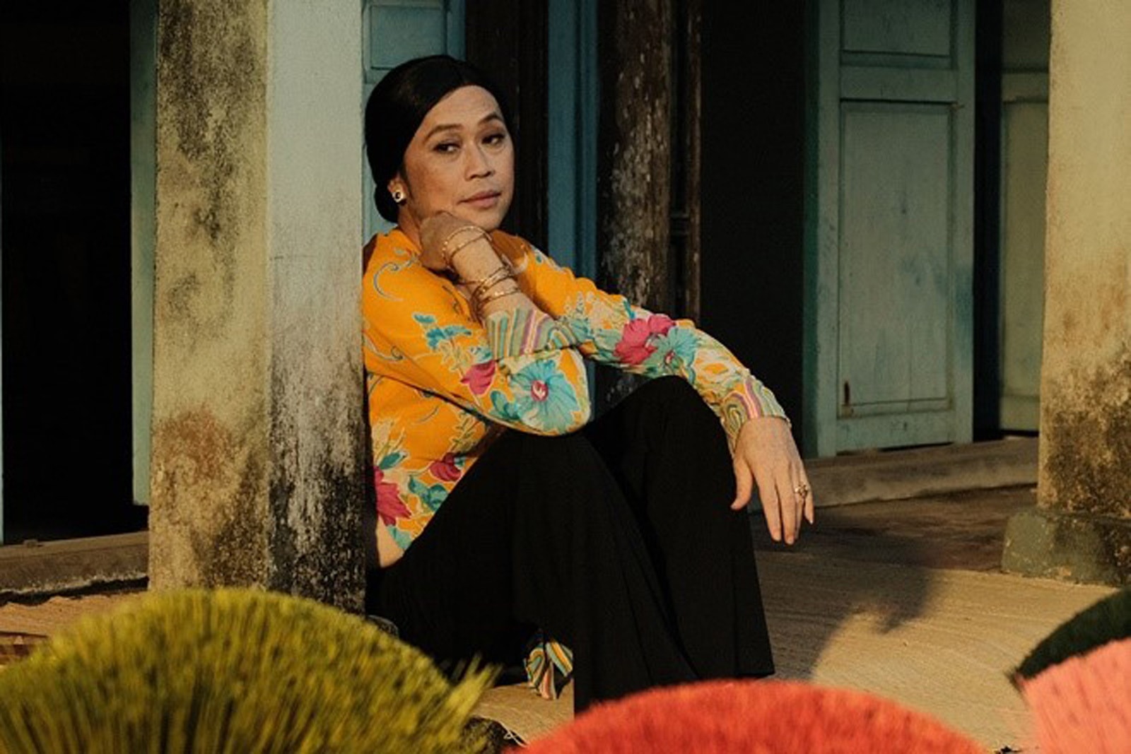 Hoài Linh giả gái trong phim mới, nhiều khán giả kêu nhàm chán - 2