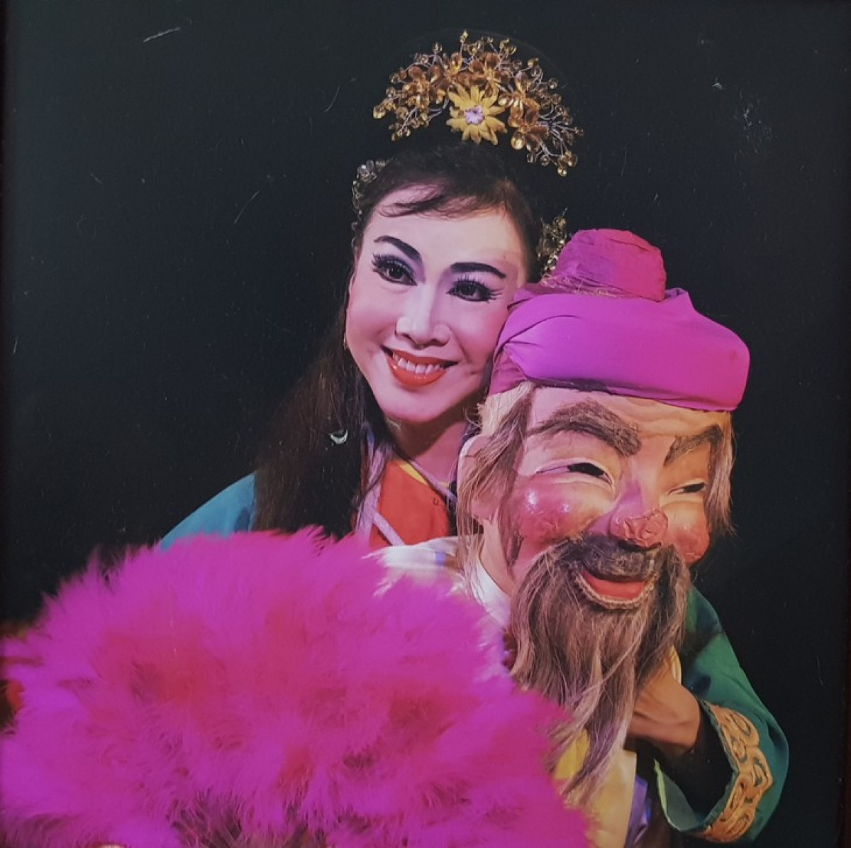 NSƯT Nguyễn Kiều Oanh với vai diễn Ông già dẫn vợ đi xem hội