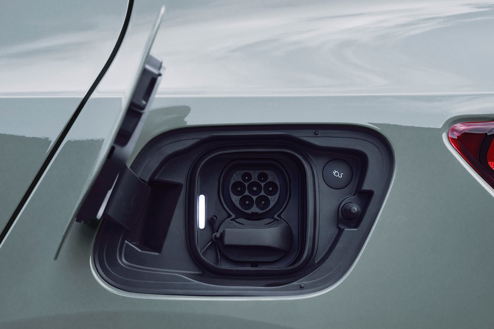 SUV điện Volvo XC40 Recharge 2023 được nâng cấp thiết kế - 9