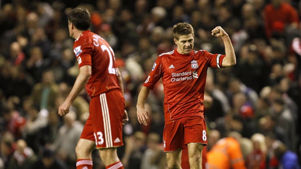 Steven Gerrard ghi hat-trick cho Liverpool trong trận đấu với Everton ngày này 10 năm trước. (Ảnh: Getty).