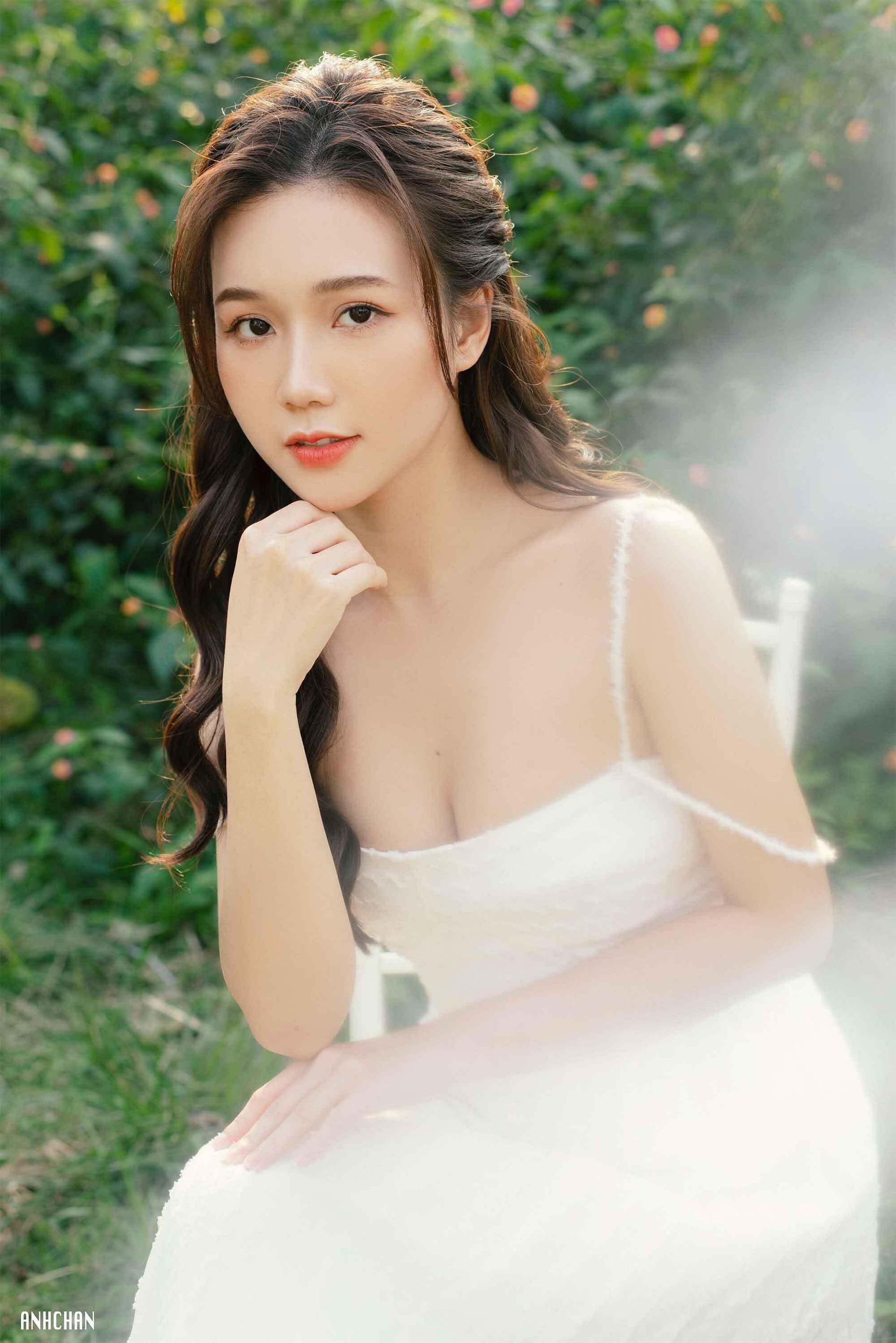 Ngọc Anh 'Phố trong làng' khoe nhan sắc ngọt ngào trong bộ ảnh mới - 6