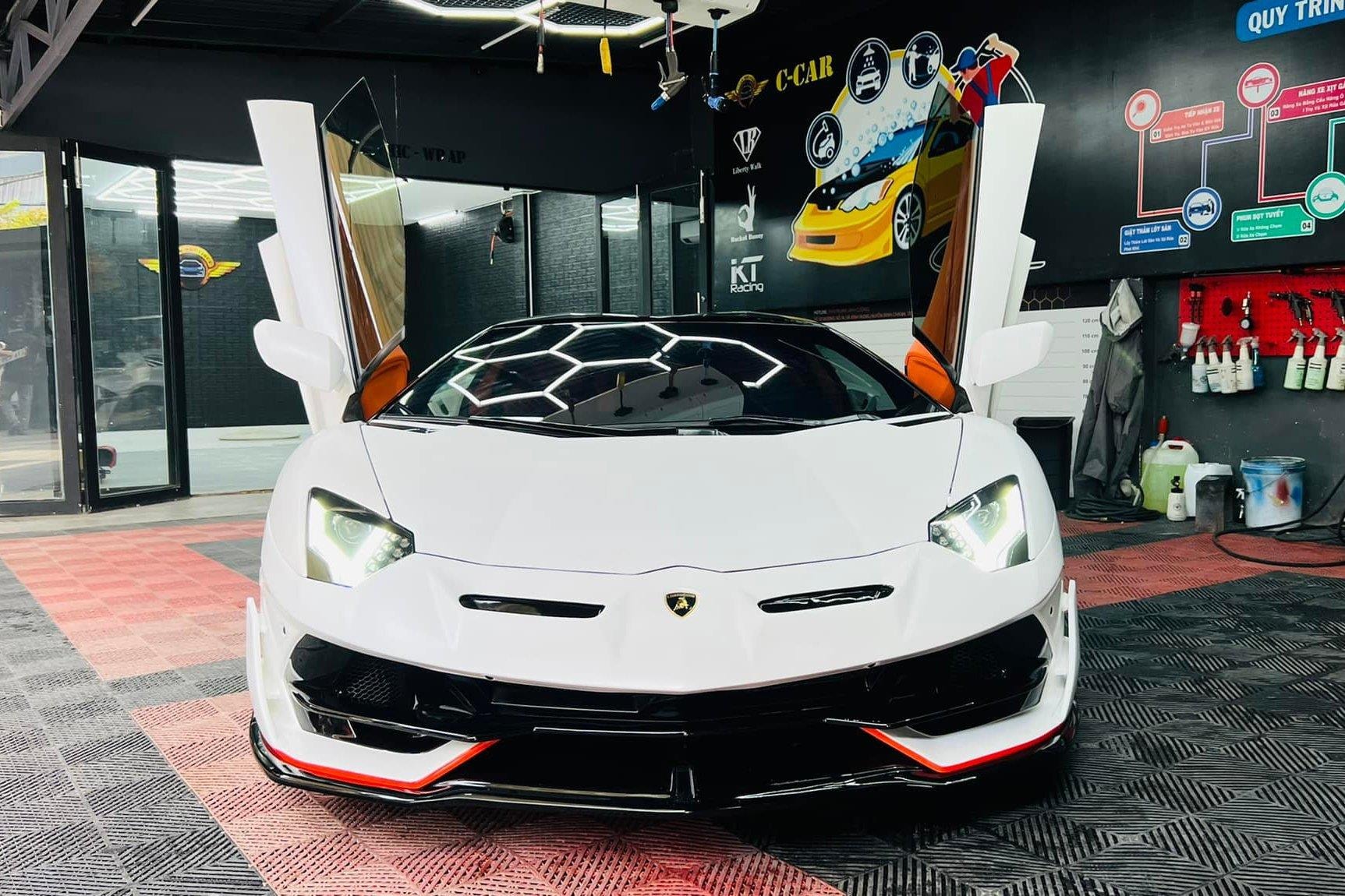 Lamborghini Aventador Roadster độ lên phiên bản SVJ tại Việt Nam - 6
