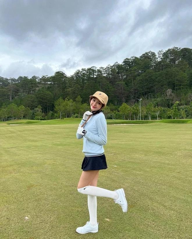 Hiền Hồ xinh, chảnh, phong cách với thời trang đánh golf - 7