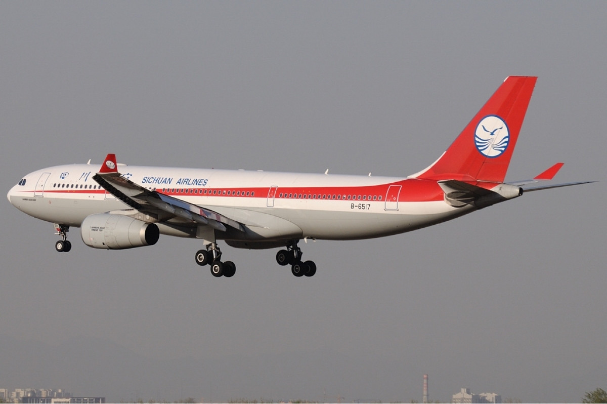 Một chiếc máy bay của Hãng hàng không Tứ Xuyên (Sichuan Airlines). Ảnh: Wikimedia