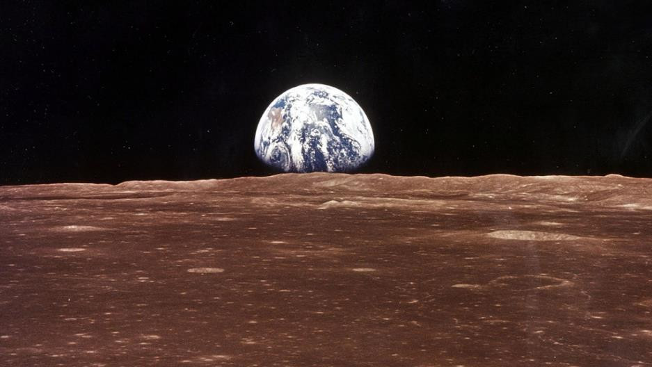 Số phận lạ lùng của túi bụi Mặt Trăng tàu Apollo 11 mang về - 2