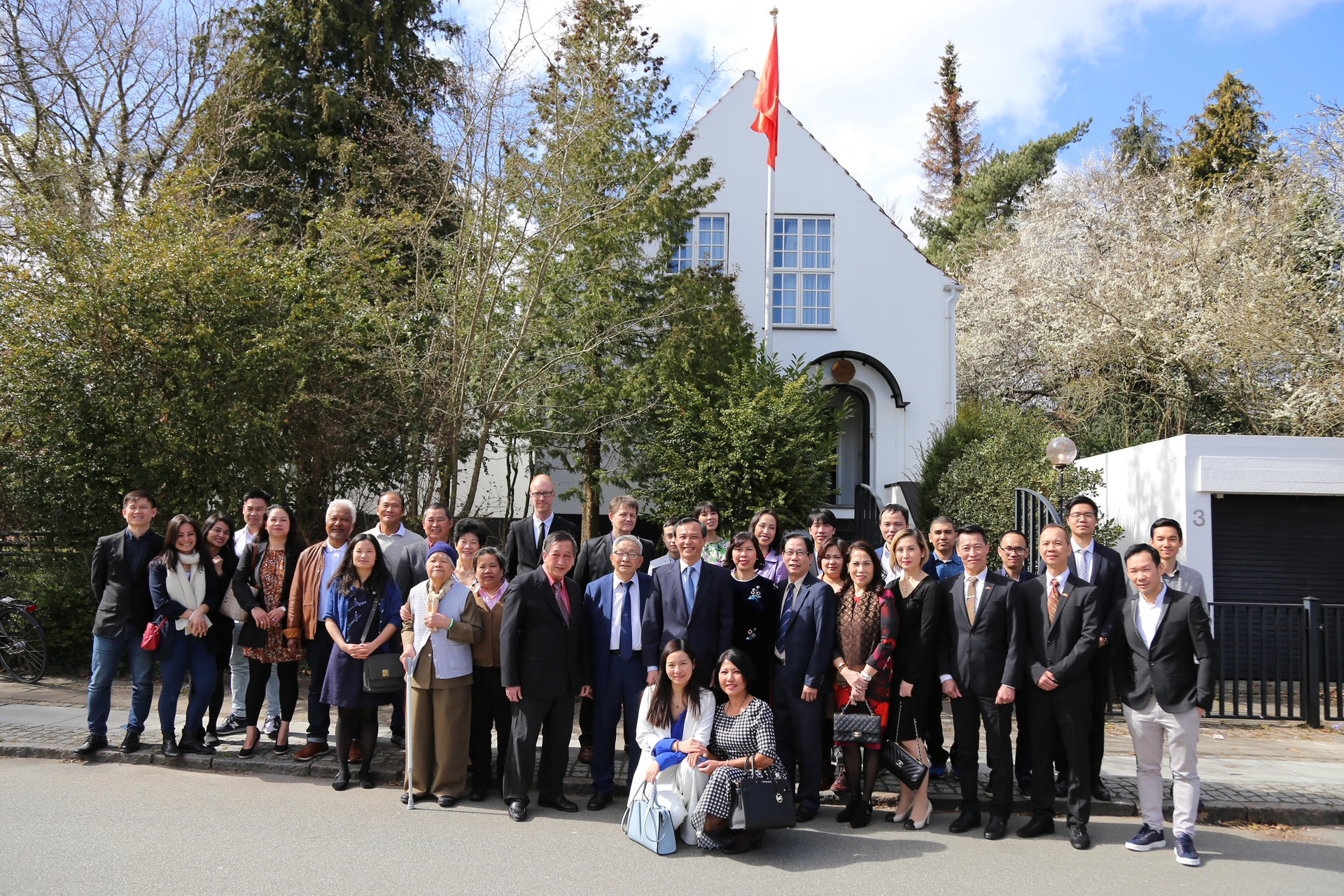 Đại sứ quán Việt Nam tại Đan Mạch gặp mặt cộng đồng nhân dịp Giỗ tổ Hùng Vương 2022 - ảnh 4