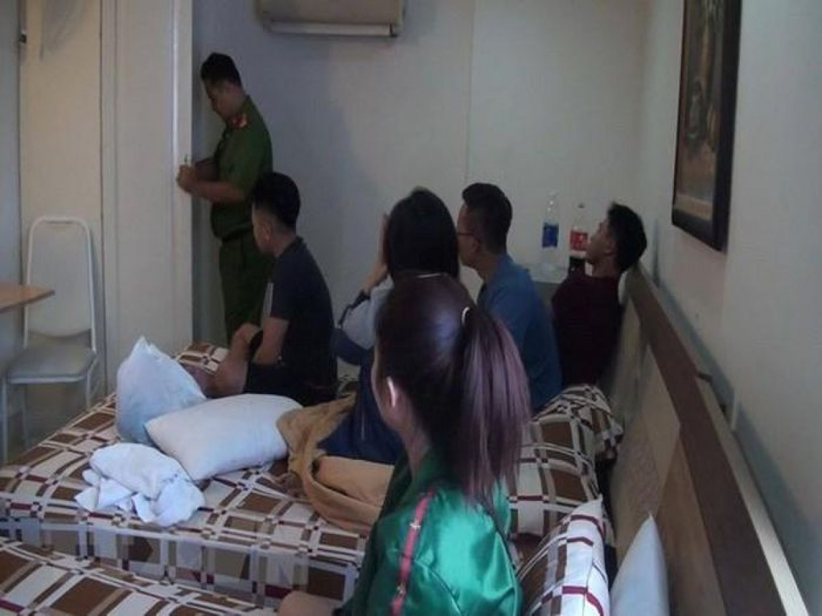 Công an tỉnh Bắc Ninh vừa bắt quả tang 211 đối tượng “mở tiệc” ma túy trong khách sạn Family 8888.