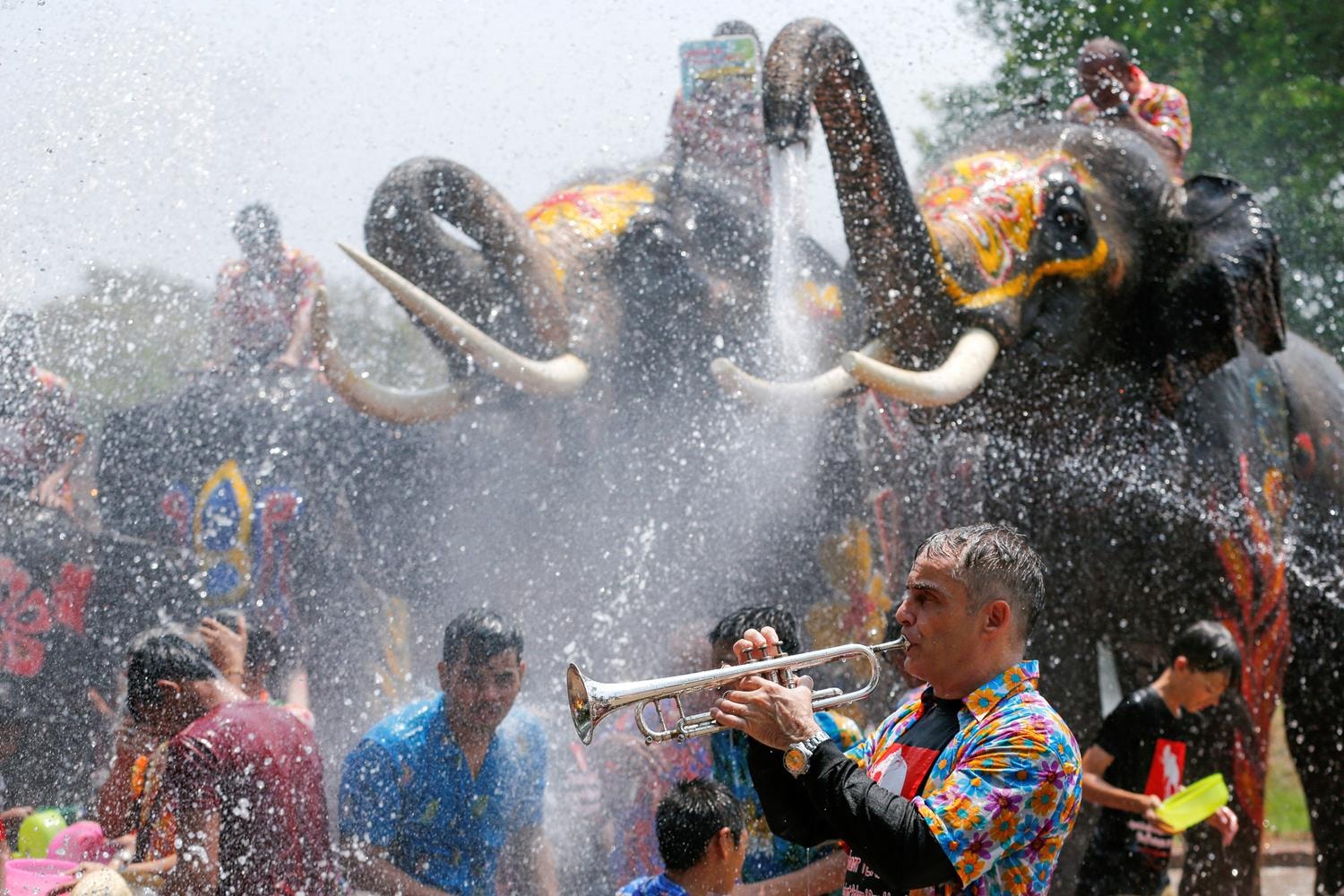 Mâm cơm hội tụ đủ tinh hoa ẩm thực Thái Lan trong dịp Lễ hội té nước Songkran - 1