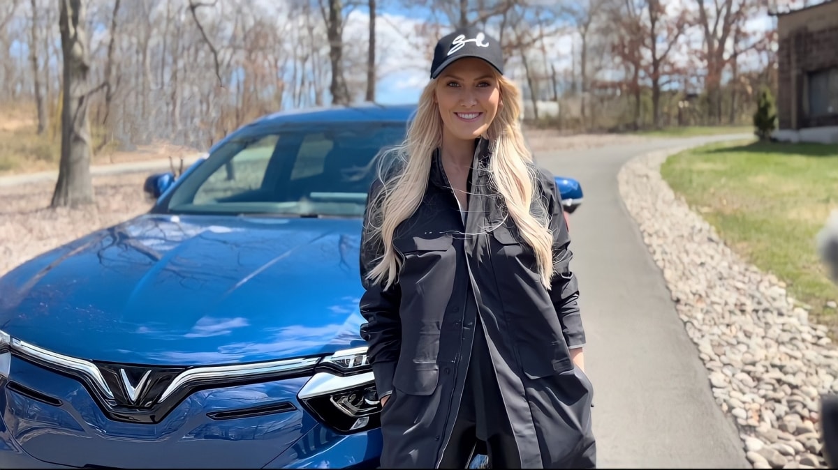 Supercar Blondie cảm thấy rất hứng thú với mẫu VinFast VF 8