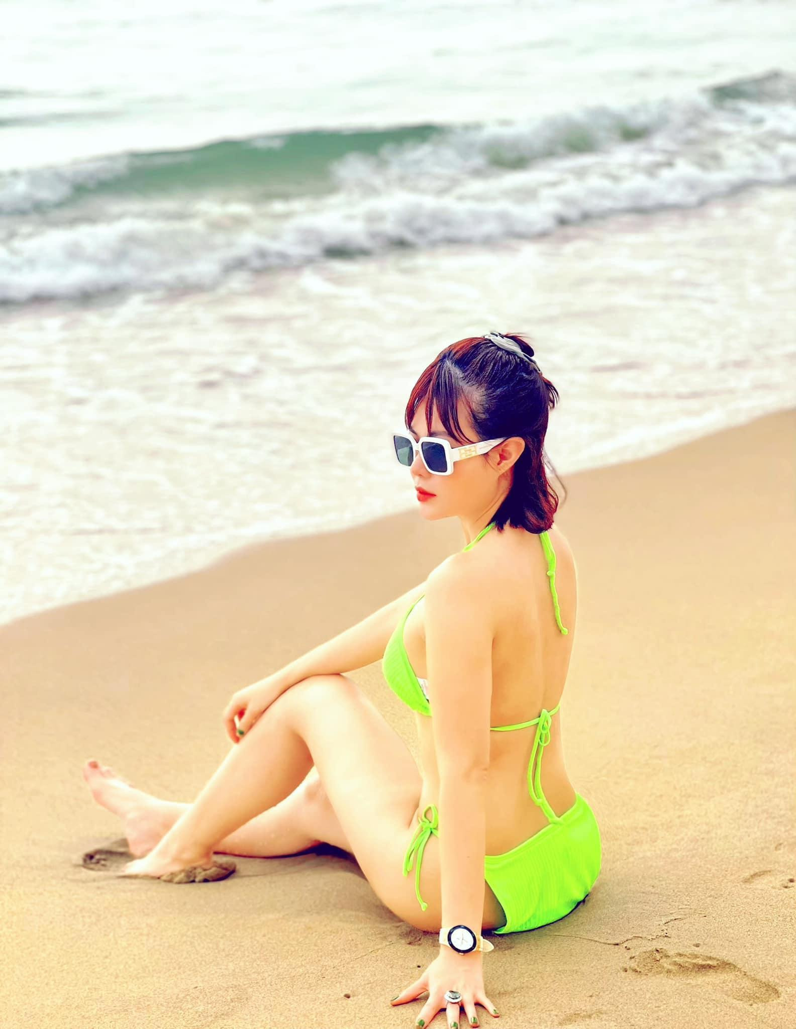 Thanh Hương 'Người phán xử' khoe body 'bỏng mắt' với bikini  - 7
