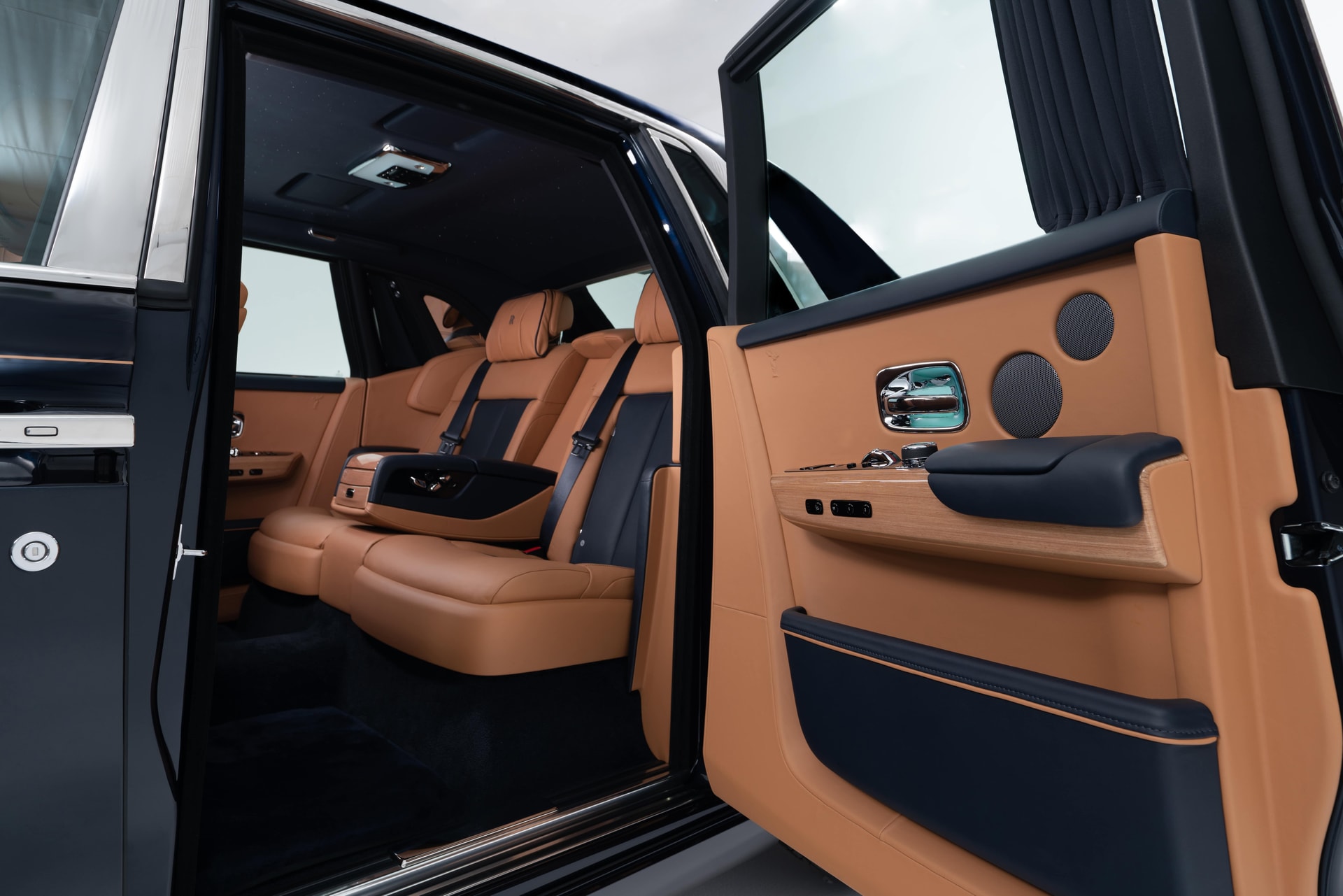 Chi tiết Rolls-Royce Phantom Sapphire Astrum độc nhất thế giới - 7