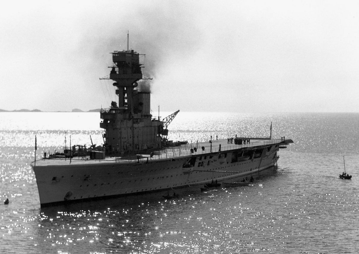 Tàu sân bay HMS Hermes. Ảnh: Wikipedia.