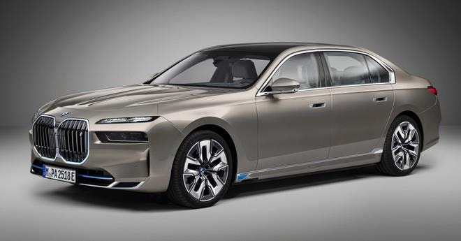 Cận cảnh xe điện BMW i7 vừa ra mắt, hoạt động tối đa 625 km - 1