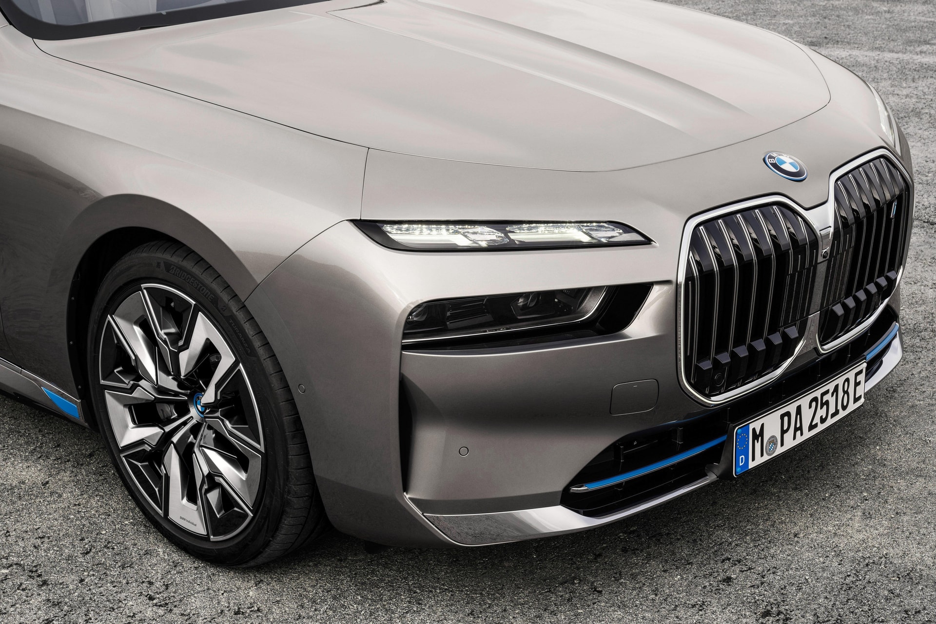 Cận cảnh xe điện BMW i7 vừa ra mắt, hoạt động tối đa 625 km - 3