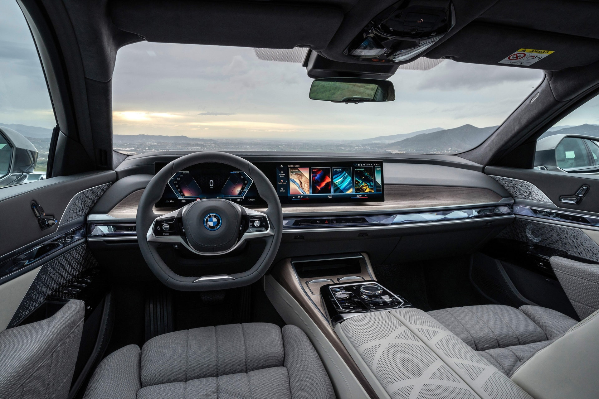 Cận cảnh xe điện BMW i7 vừa ra mắt, hoạt động tối đa 625 km - 6