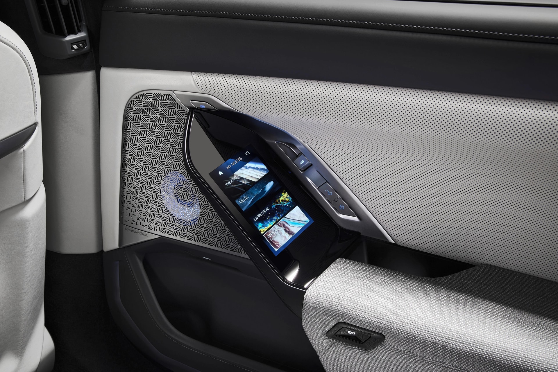Cận cảnh xe điện BMW i7 vừa ra mắt, hoạt động tối đa 625 km - 8