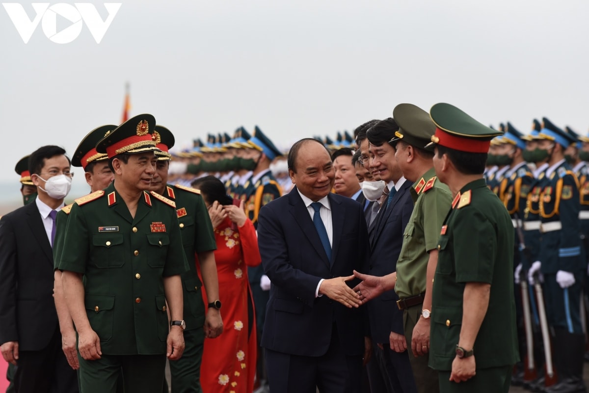 Tại lễ xuất quân, điểm lại những trang sử hào hùng dựng nước và giữ nước, Chủ tịch nước Nguyễn Xuân Phúc nhấn mạnh, Việt Nam luôn trân trọng và hiểu rõ giá trị của hòa bình đối với cuộc sống hàng ngày của nhân dân và sự phát triển của đất nước.