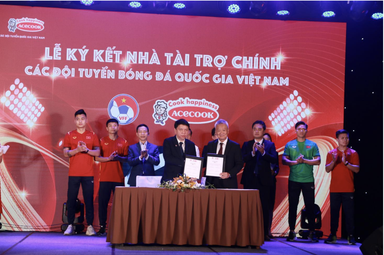 Acecook hợp tác tài trợ cho bóng đá Việt Nam đến năm 2024  - 1