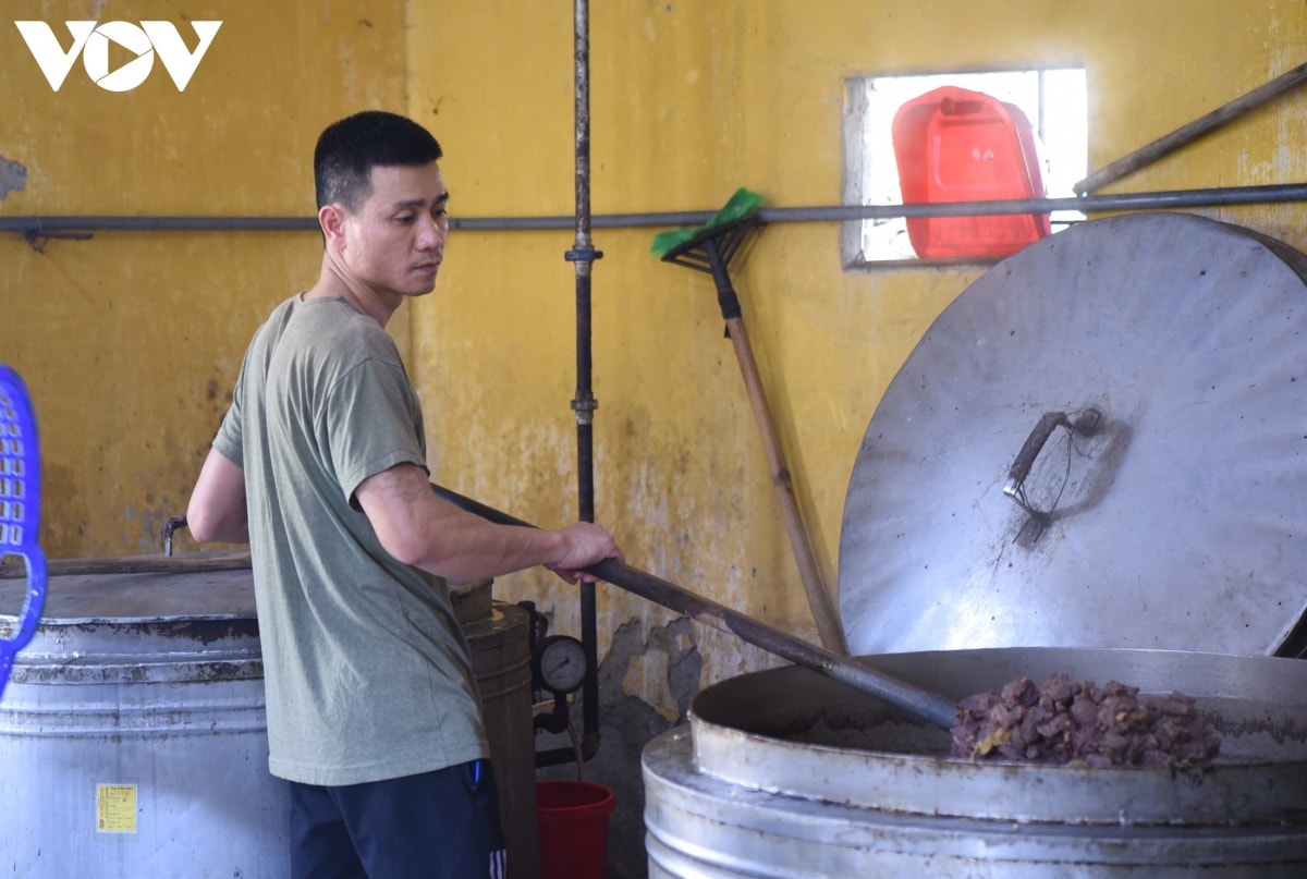 Bữa cơm mừng ngày giải phóng miền Nam của các phạm nhân trại giam Vĩnh Quang được 