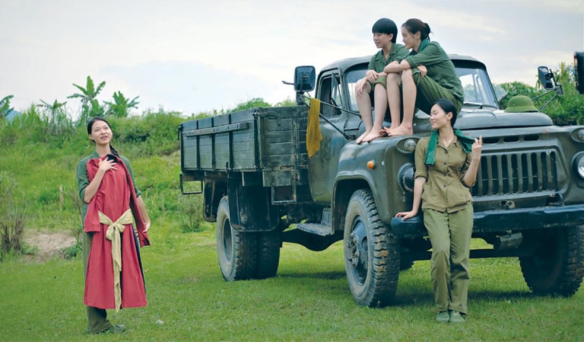 Đạo diễn Thanh Vân: 'Làm phim chiến tranh là thể hiện sự hàm ơn với lịch sử' - 1