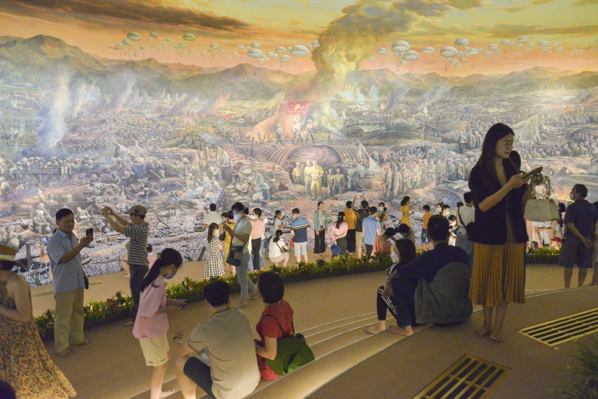 Bức panorama mô phỏng toàn cảnh chiến dịch Điện Biên Phủ tại Bảo tàng Chiến thắng lịch sử Điện Biên Phủ.