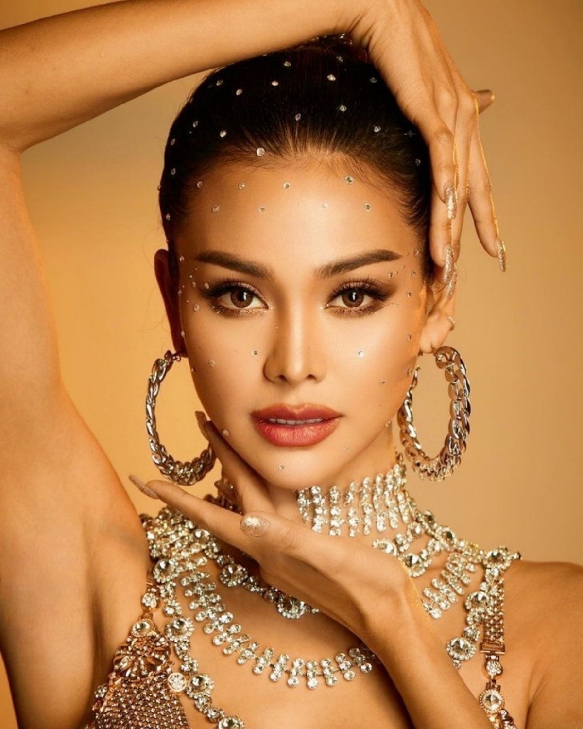 Với chiến thắng này, Engfa Waraha sẽ đại diện Thái Lan đến với Miss Grand International 2022. Ngoài ra, cô nhận được phần thưởng trị giá khoảng 1,2 triệu baht và một căn hộ.