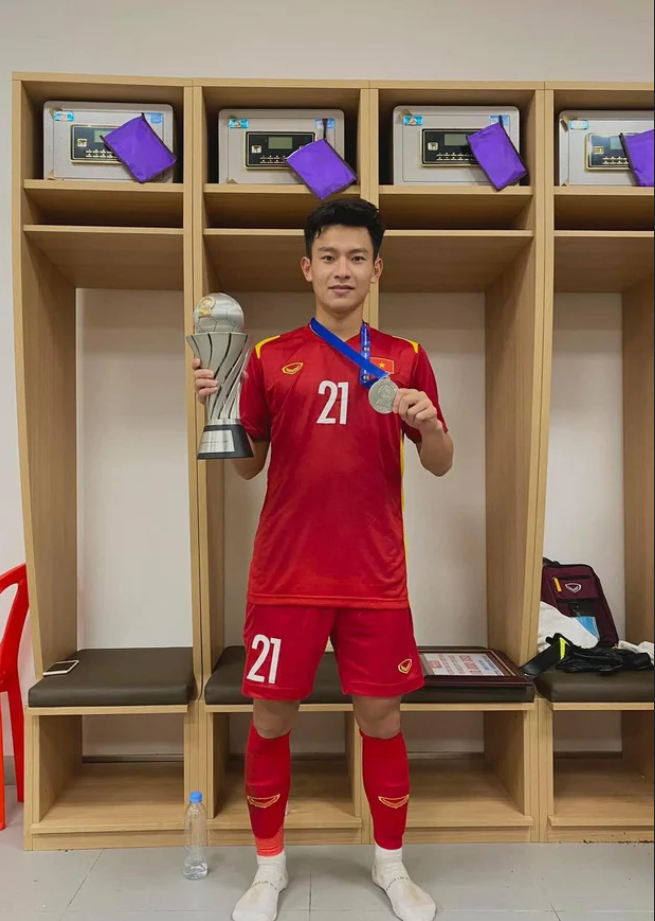 Dàn cầu thủ U23 Việt Nam dự SEA Games: Điển trai như hot boy, chiều cao cực phẩm - 4