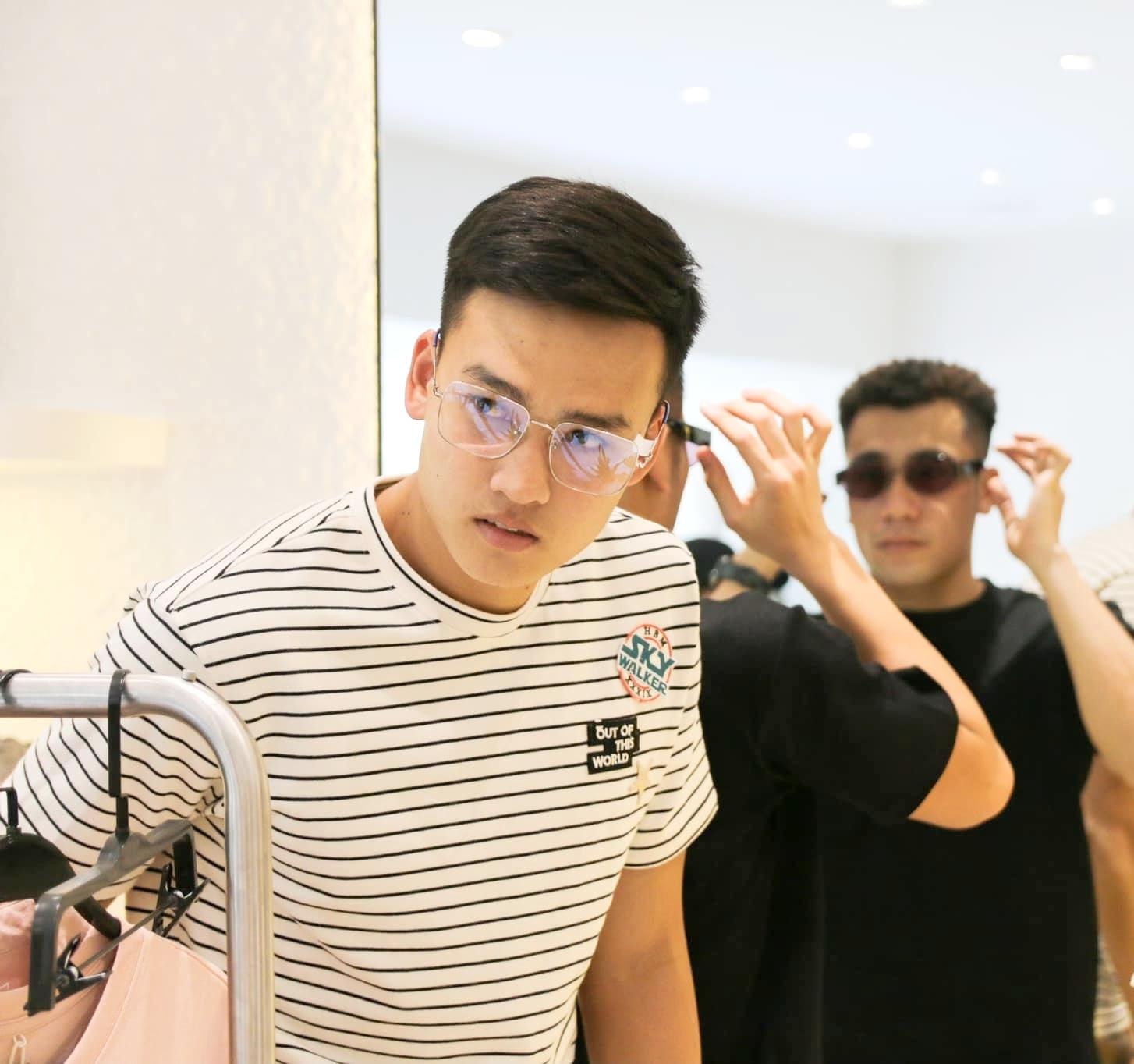 Dàn cầu thủ U23 Việt Nam dự SEA Games: Điển trai như hot boy, chiều cao cực phẩm - 17