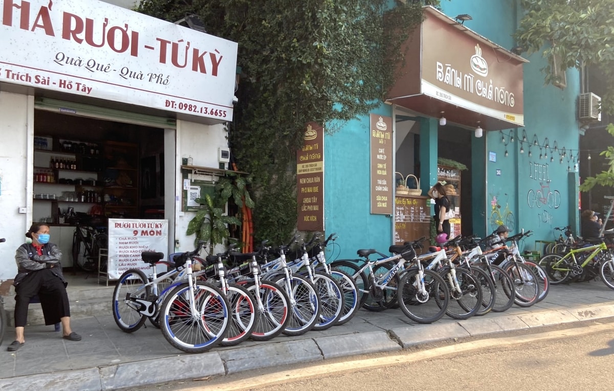 Dịch vụ cho thuê xe đạp ở Hồ Tây có thể đem lại doanh thu lên tới vài triệu đồng/ngày.
