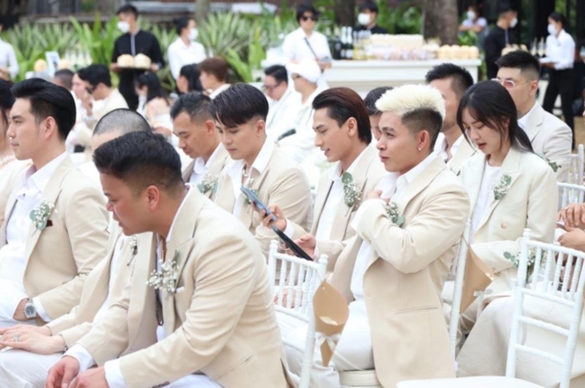 Đám cưới Ngô Thanh Vân - Huy Trần: Cô dâu, chú rể sẵn sàng cho hôn lễ - 9