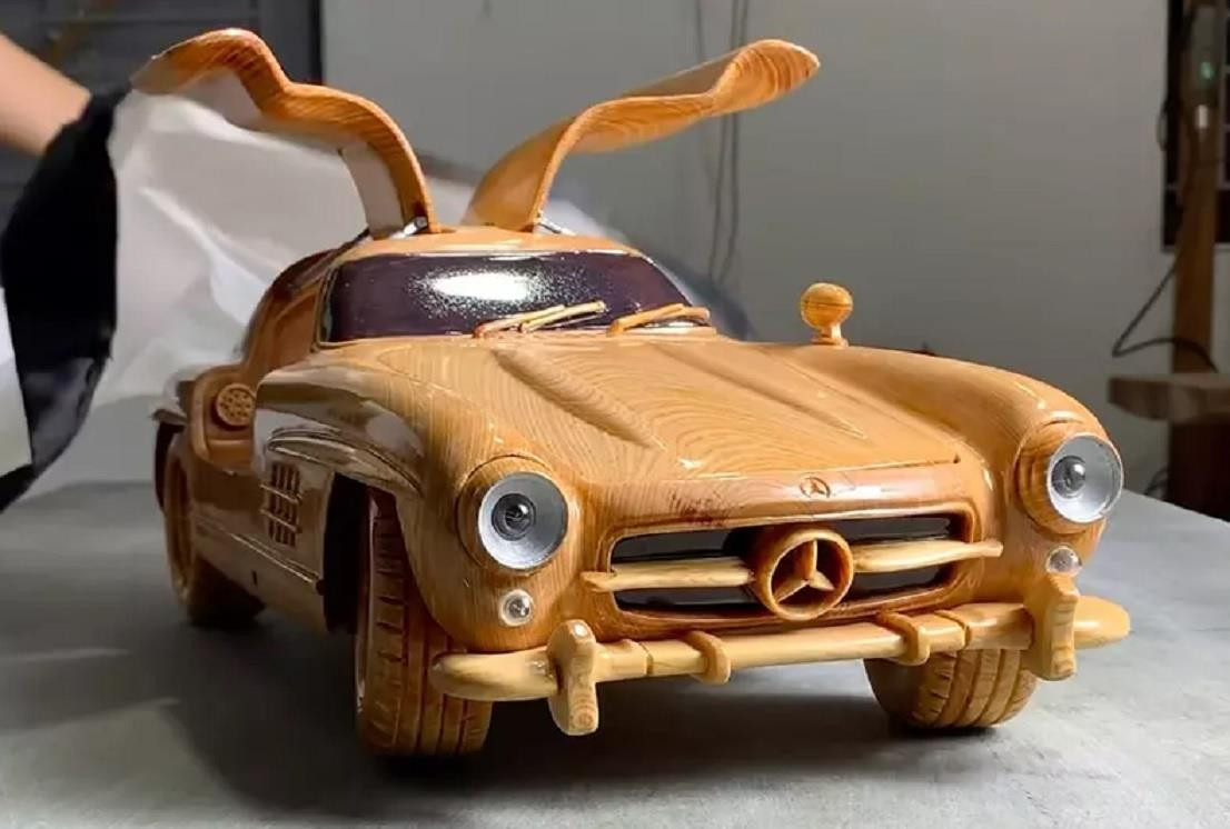 Xe sang Mercedes 300SL bằng gỗ tinh xảo của thợ gỗ Việt - 1