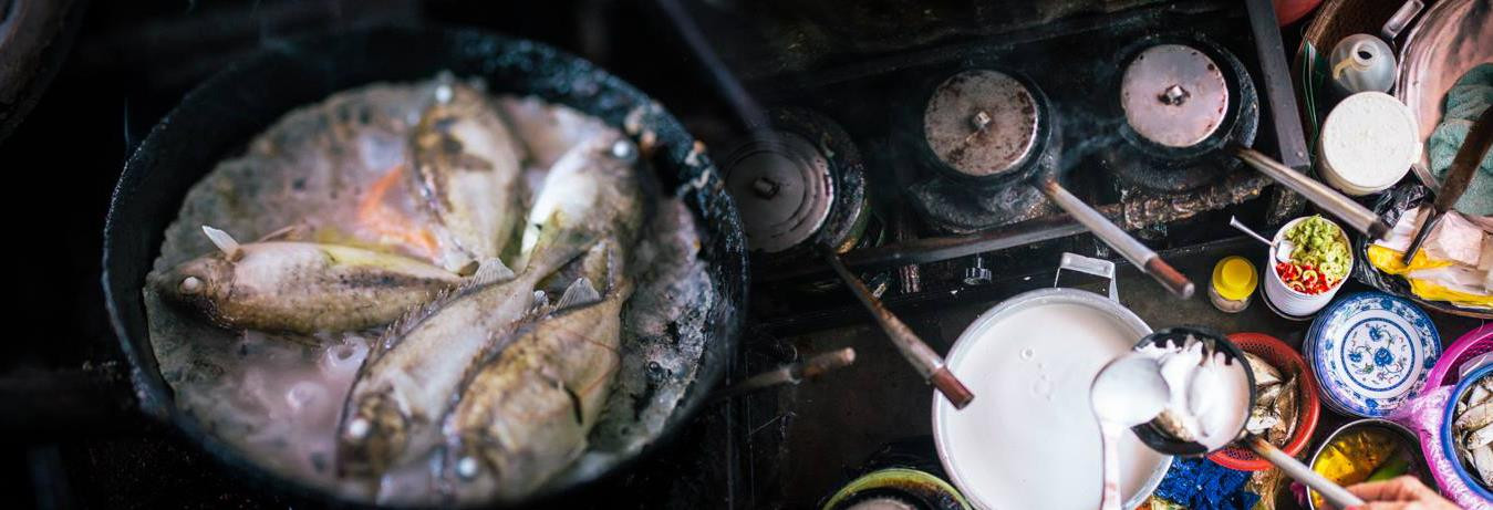 Bánh khoái cá kình làng Chuồn - món ăn độc đáo ở xứ Huế khiến thực khách mê đắm - 1
