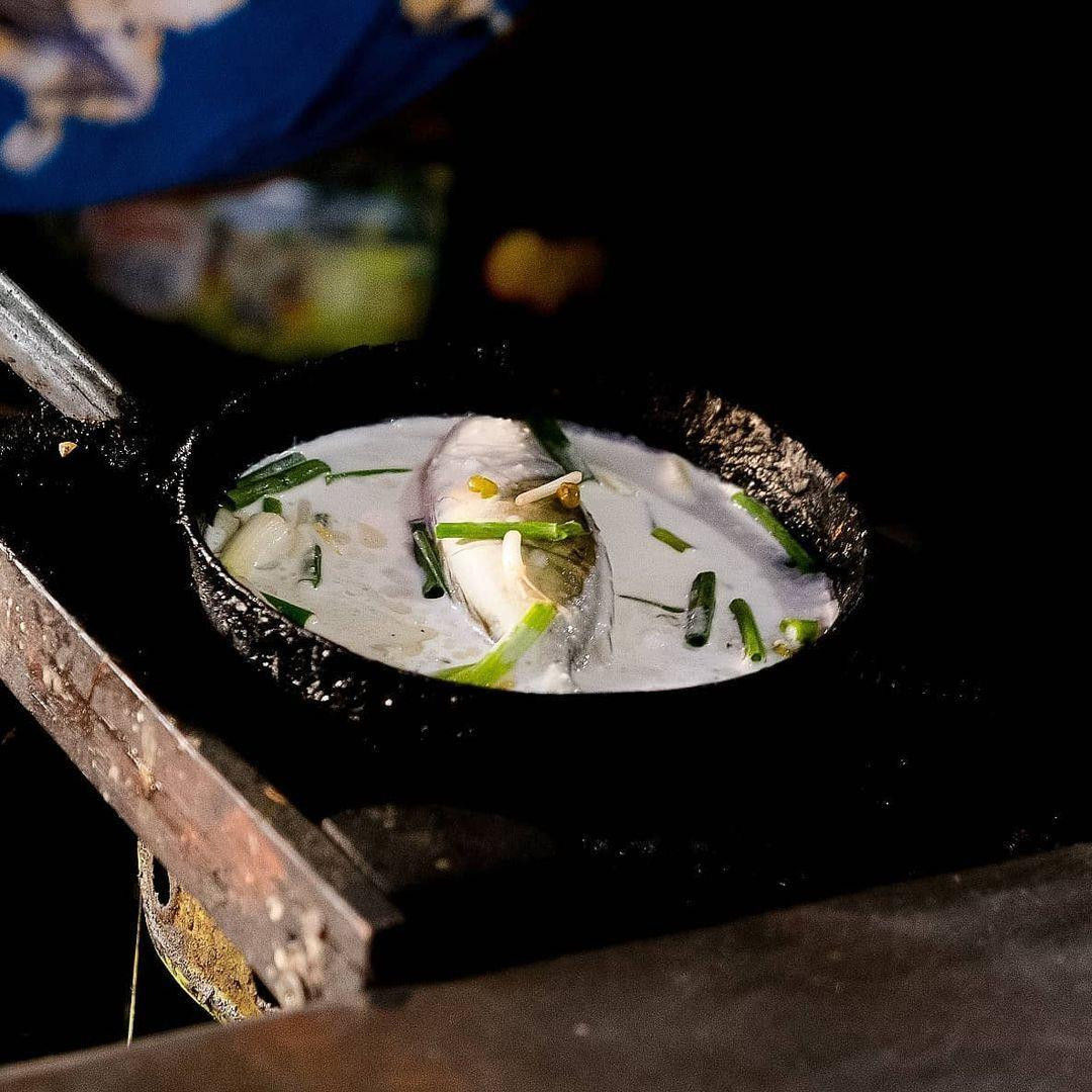 Bánh khoái cá kình làng Chuồn - món ăn độc đáo ở xứ Huế khiến thực khách mê đắm - 3