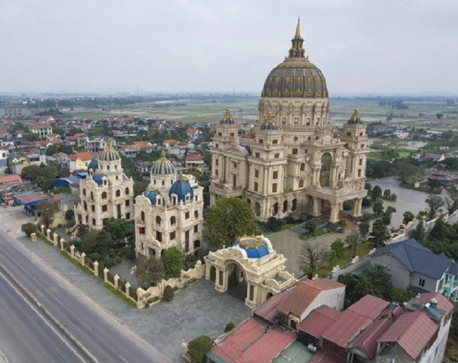 Ngắm biệt thự mọc sừng sững ở những 'làng tỷ phú' - 8