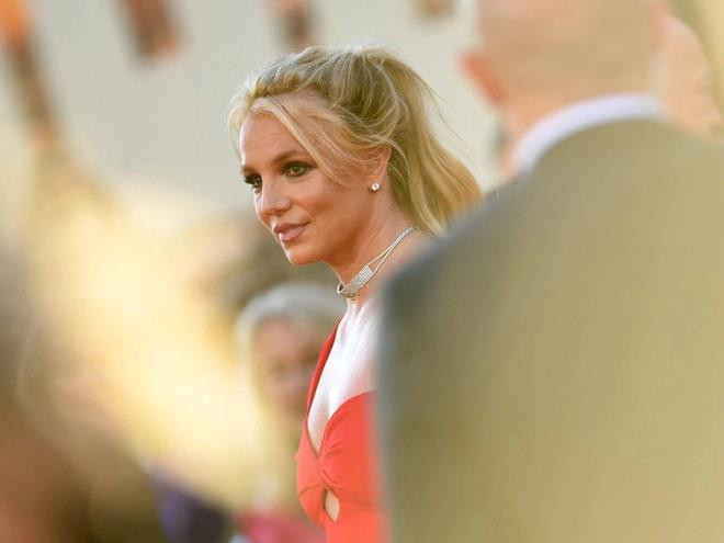 Britney Spears liên tục đăng ảnh nóng khiến fan lo về sức khỏe tâm thần - 1