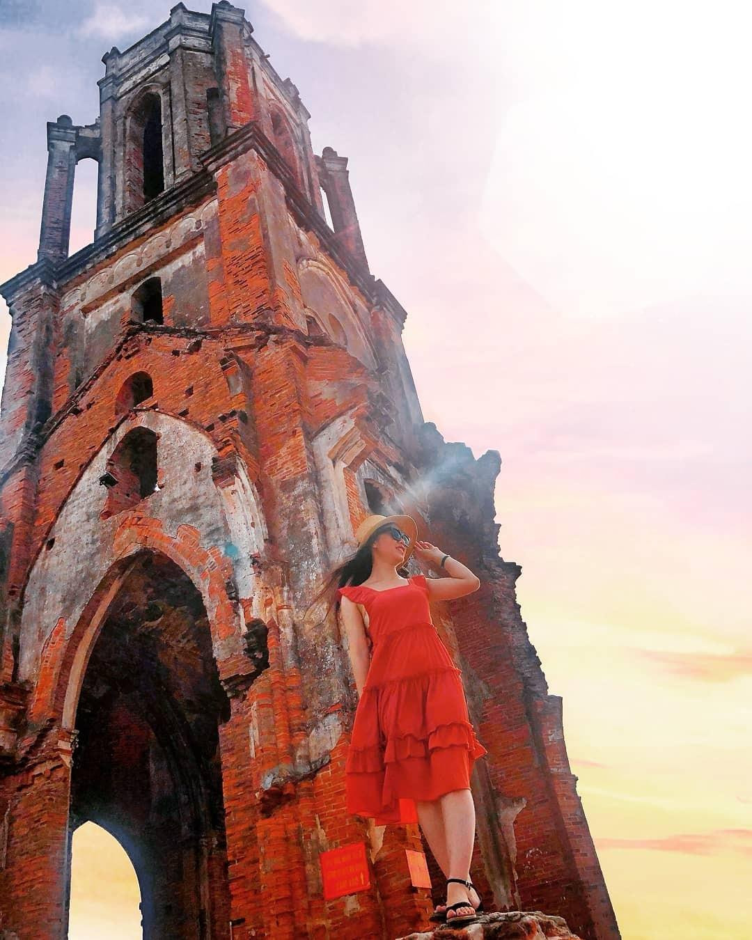 Có một nhà thờ ở Nam Định dù bị bỏ hoang, đổ nát vẫn hút nhiều người đến ngắm - 7