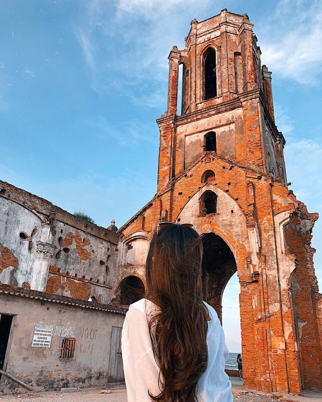 Có một nhà thờ ở Nam Định dù bị bỏ hoang, đổ nát vẫn hút nhiều người đến ngắm - 6