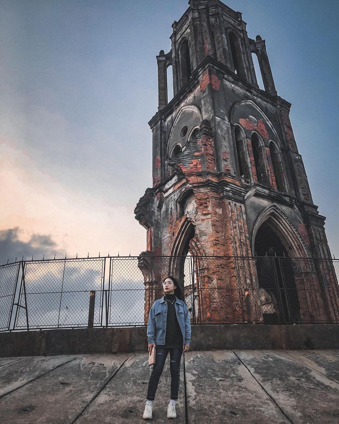 Có một nhà thờ ở Nam Định dù bị bỏ hoang, đổ nát vẫn hút nhiều người đến ngắm - 10